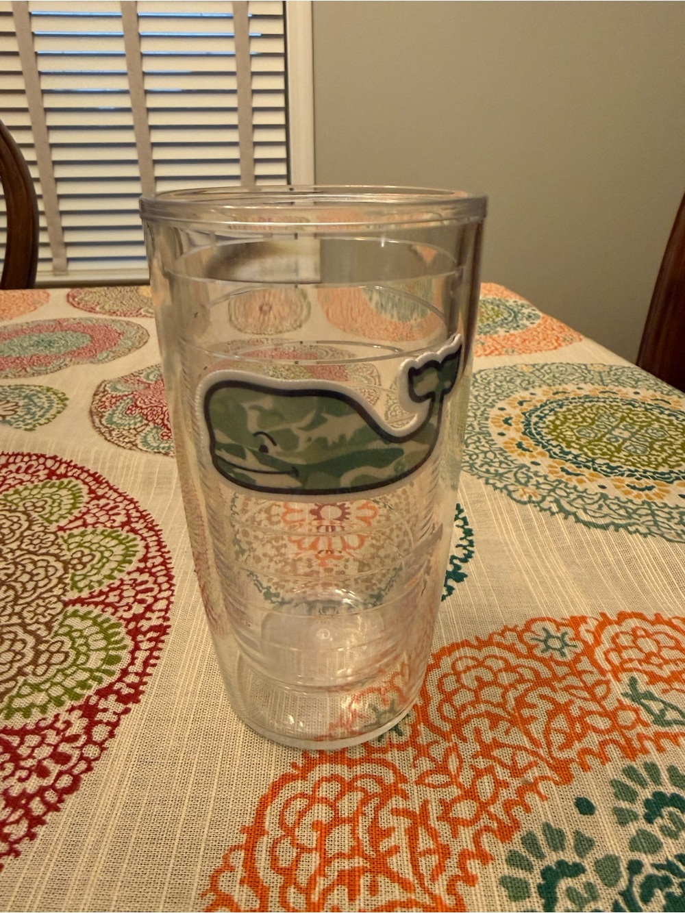 GREAT Vineyard Vines Tervis Tumbler with Green Camo Whale Accent
